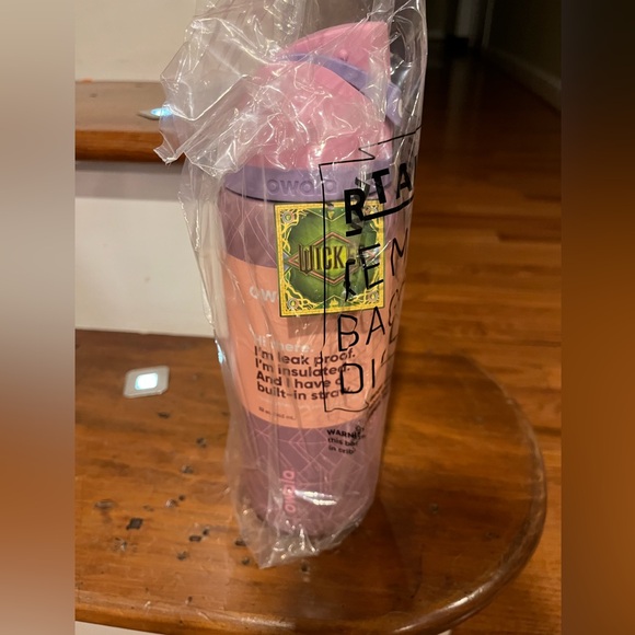 Owala Wicked 32oz FreeSip Bottle - Glinda Limited Edition, NWT - Picture 7 of 9